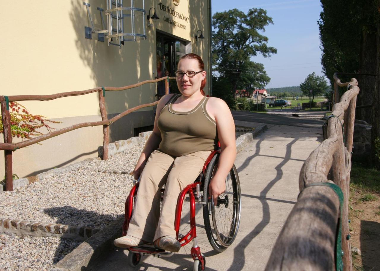 Familien- Und Freizeithotel Gutshaus Petkus Екстериор снимка