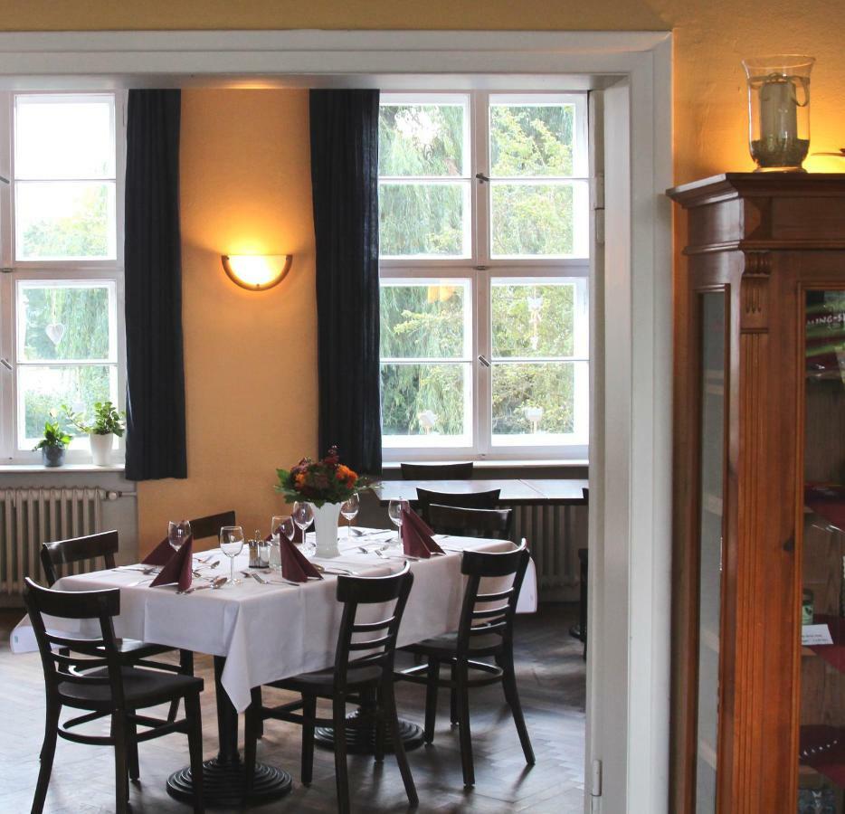Familien- Und Freizeithotel Gutshaus Petkus Екстериор снимка
